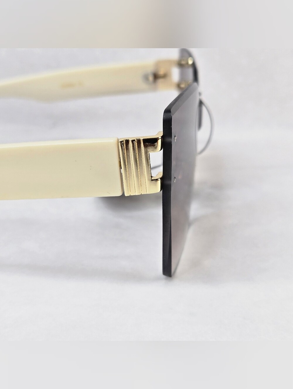 Giselle Rimless Butterfly Sunglasses NWT Gradient Smokey Brown Lens Cream Gold - Picture 8 of 11